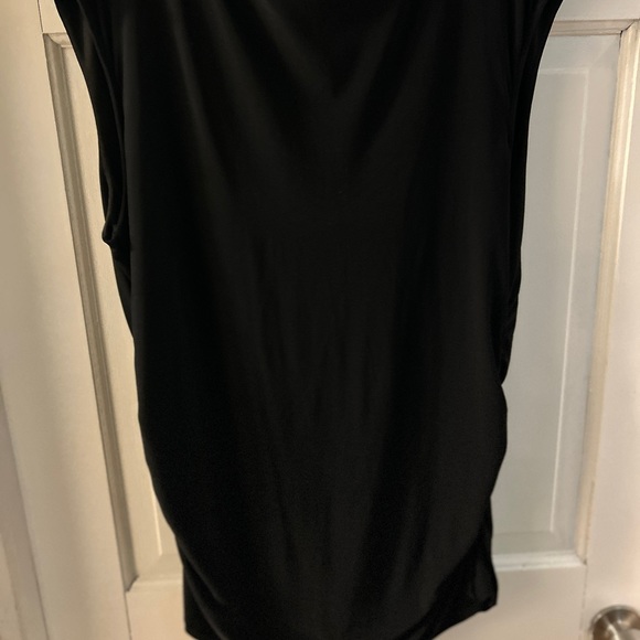 Black tank top size 2 torrid - Picture 3 of 3